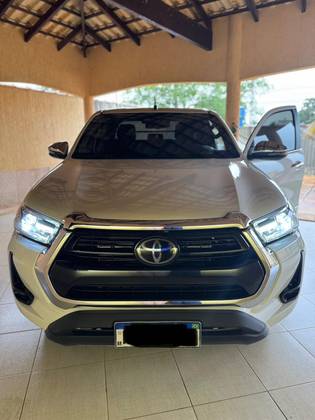 TOYOTA HILUX 2.8 D-4D TURBO DIESEL CD SRX 4X4 AUTOMÁTICO